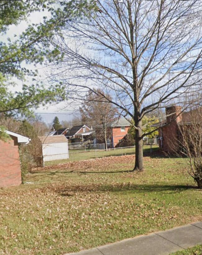 Photo - 425 Bryanwood Pkwy