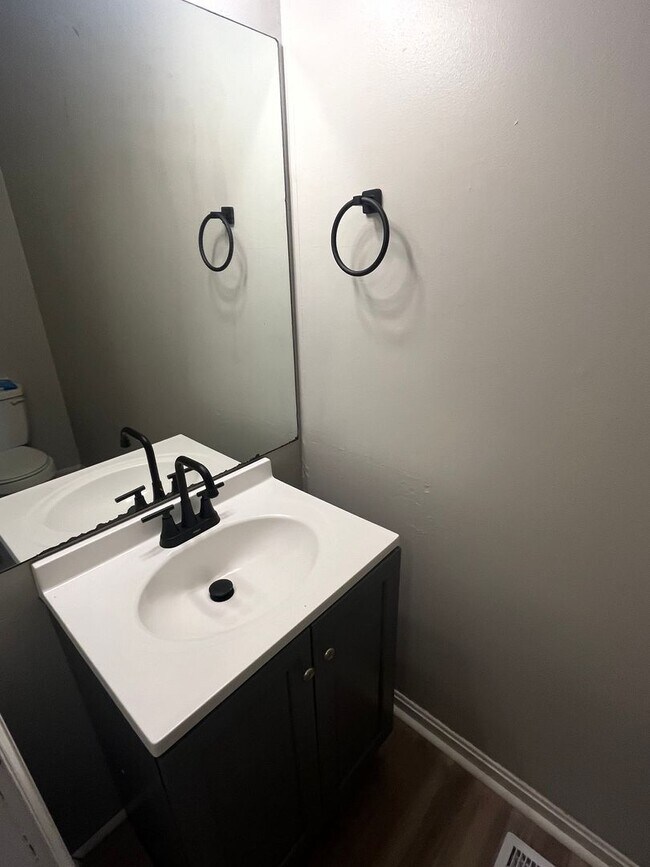 Photo - Beautifully renovated 3 bedroom house!