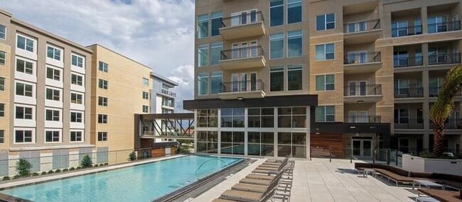 Photo - 2119 Westheimer Rd Unidad c3