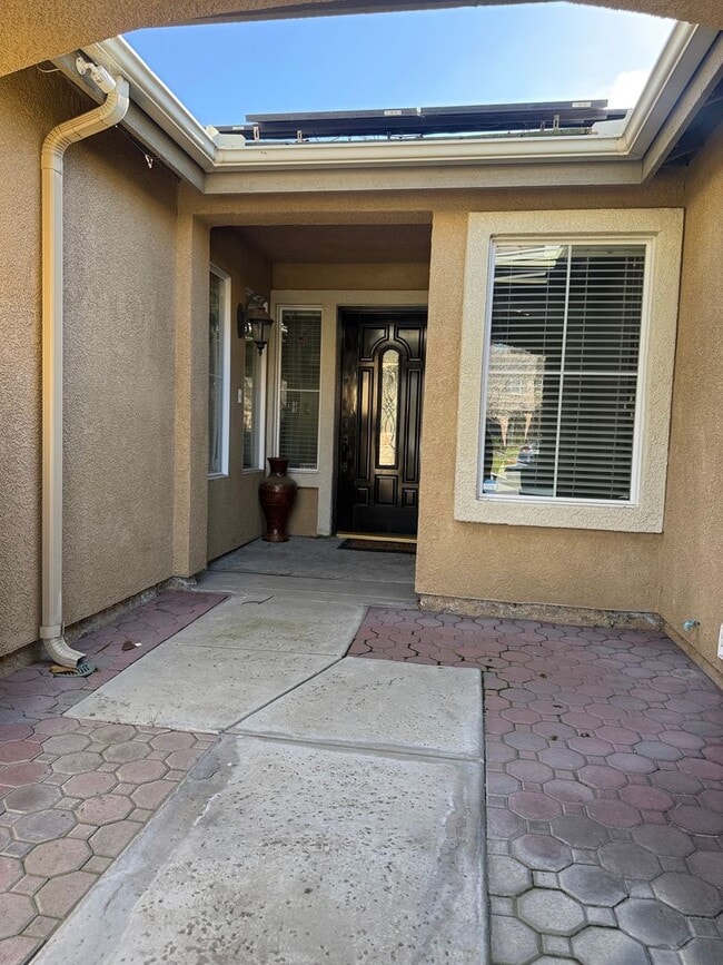 Photo - Spacious 4 bed 2 Bath in Desirable NW Bakersfield