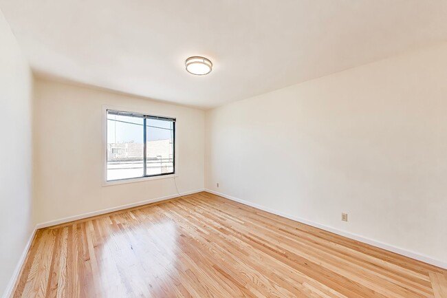 Photo - Top-Floor 2BD/1BA Near Ocean Beach & Golden Gate Park