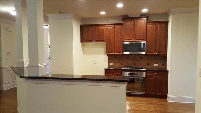 Photo - 5120 Meridian Ln