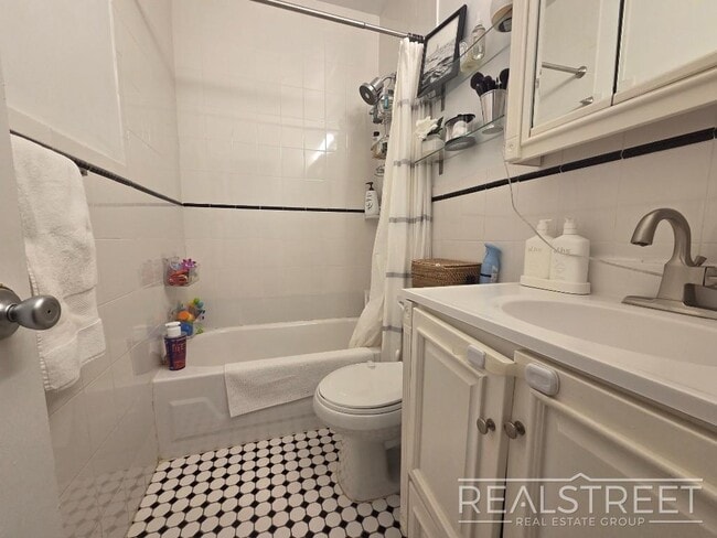 Photo - Magnificent 2BR in north Park Slope Unit 3