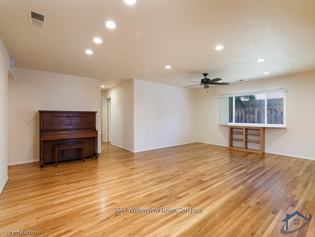 Photo - 3661 Willowview Dr