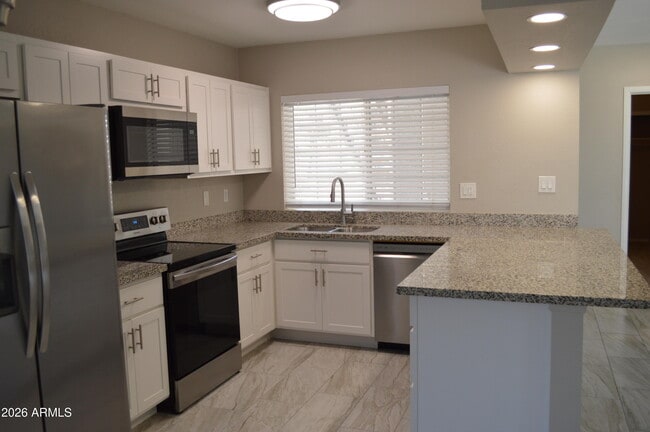Photo - 2910 W Marconi Ave Unit 113