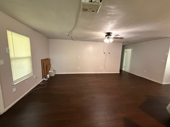 Building Photo - 2209 Frontera St Rental