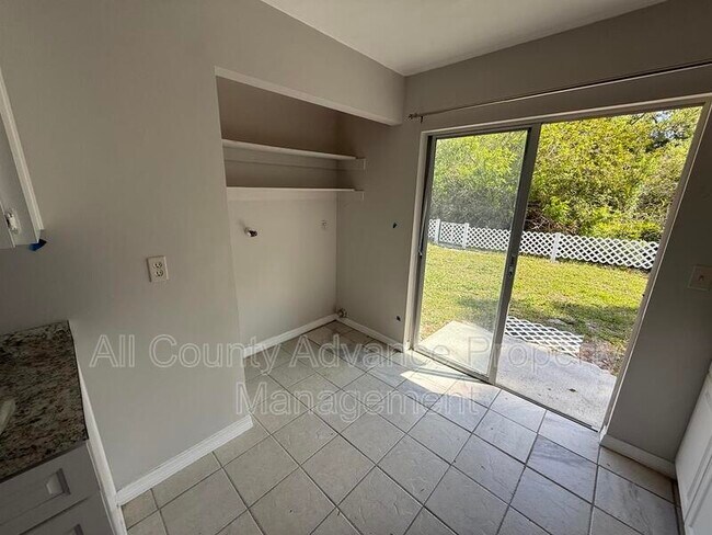 Photo - 627 Wildwood Way