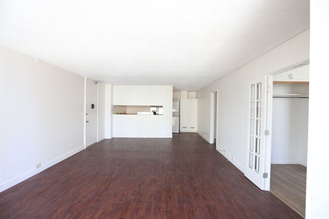 Photo - Liliuokalani Plaza – 2 bedroom, 2 bath wit...
