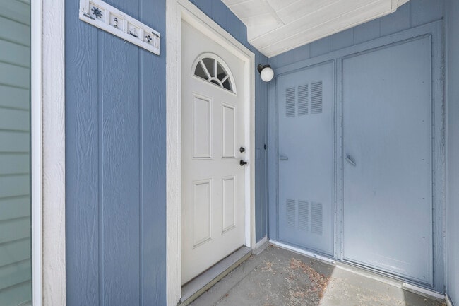 Photo - 74647 Azurite Cir E