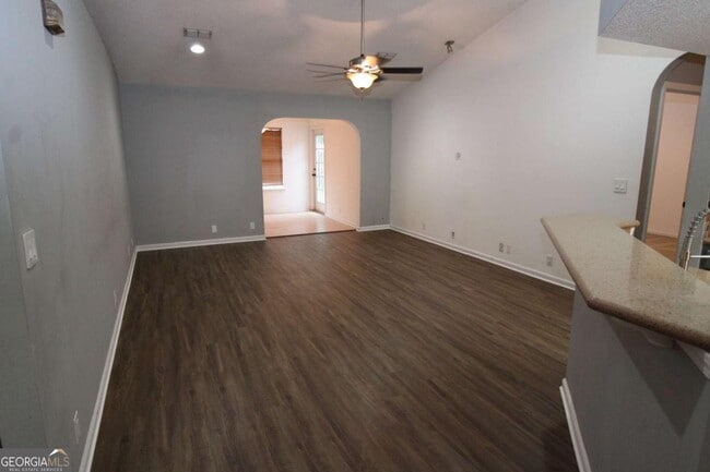 Photo - 107 Shearman Way
