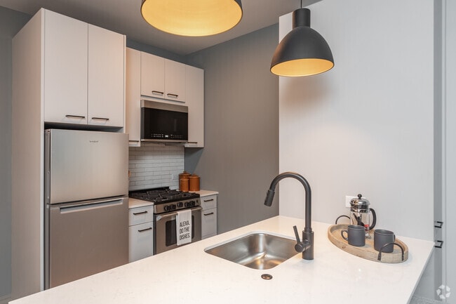 Photo - Triangle Square