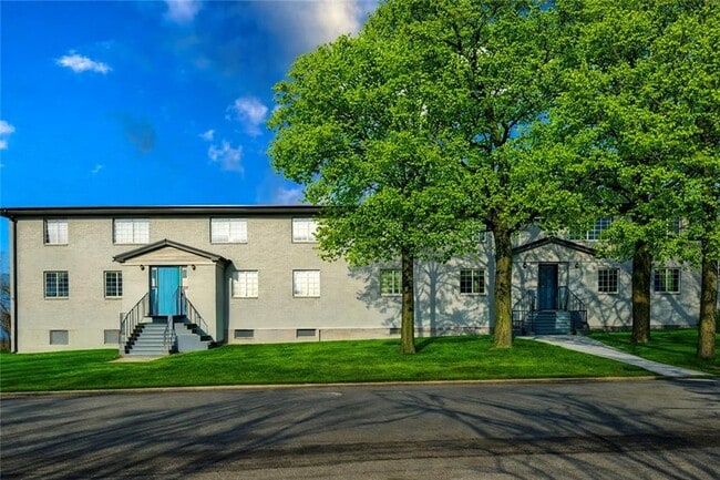 Building Photo - 2045 Alison Ct SW Unit 1