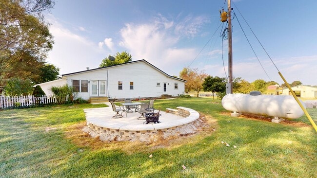 Photo - Country living in South Central! 3 bed/3 baths and large garage