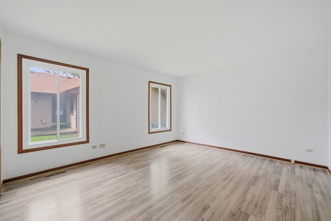 Photo - 152 Dunbar Ln