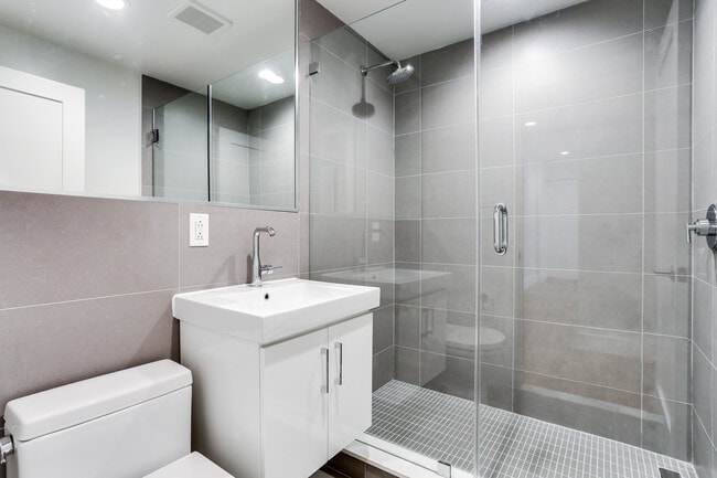 501 12th street luxury bathroom