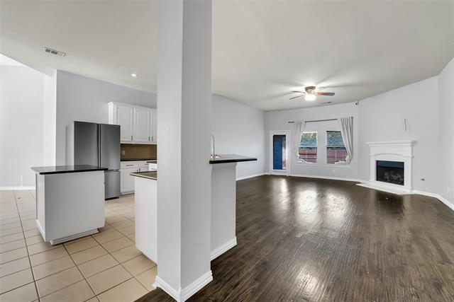 Building Photo - 734 Brazos Way