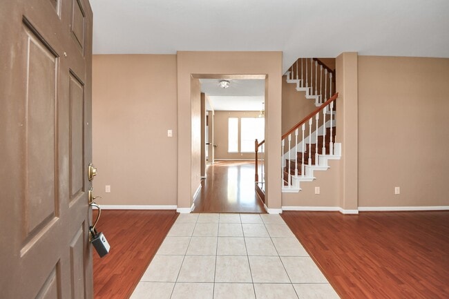 Photo - 1631 Mustang Crossing