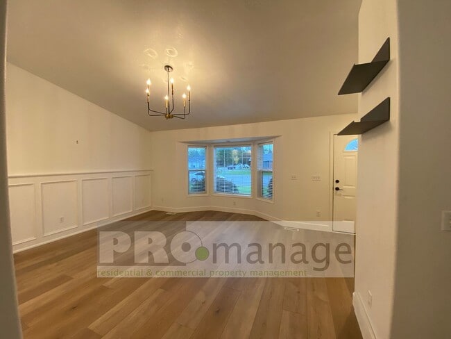 Photo - 1743 Deer Valley Dr