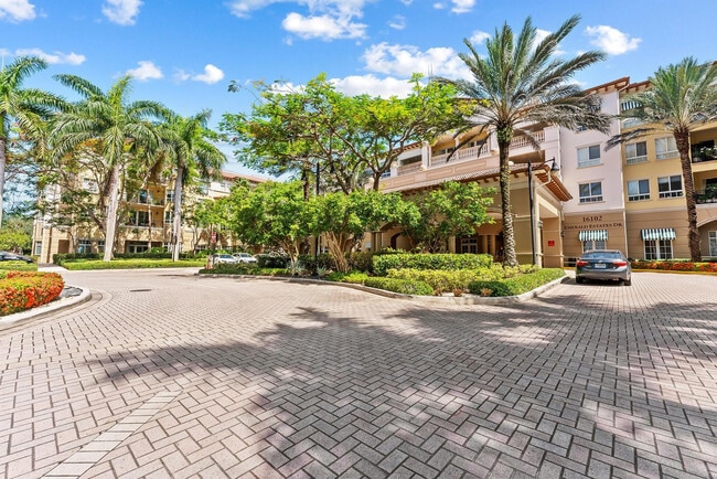 Building Photo - 16102 Emerald Estates Dr Unit 101