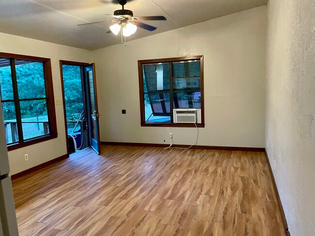 Photo - 13101 FM 225 Unit B