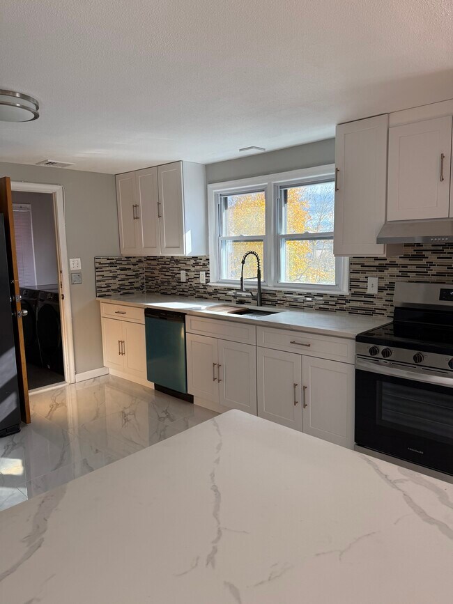 Photo - 182 Arnoldale Rd