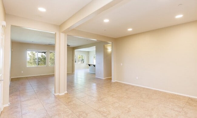 19122 Graham Ln