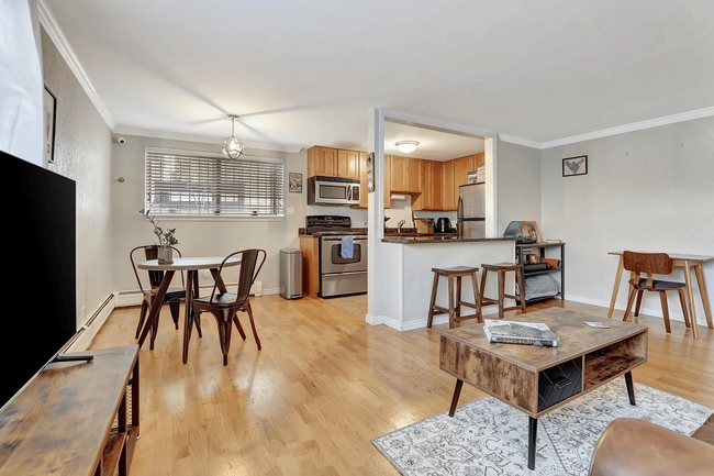 Building Photo - 1151 N Marion St Unit 102 Rental