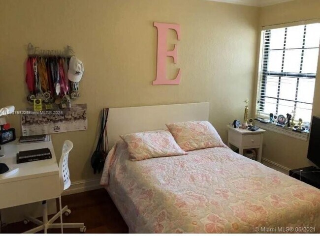 Photo - 4310 Vineyard Cir