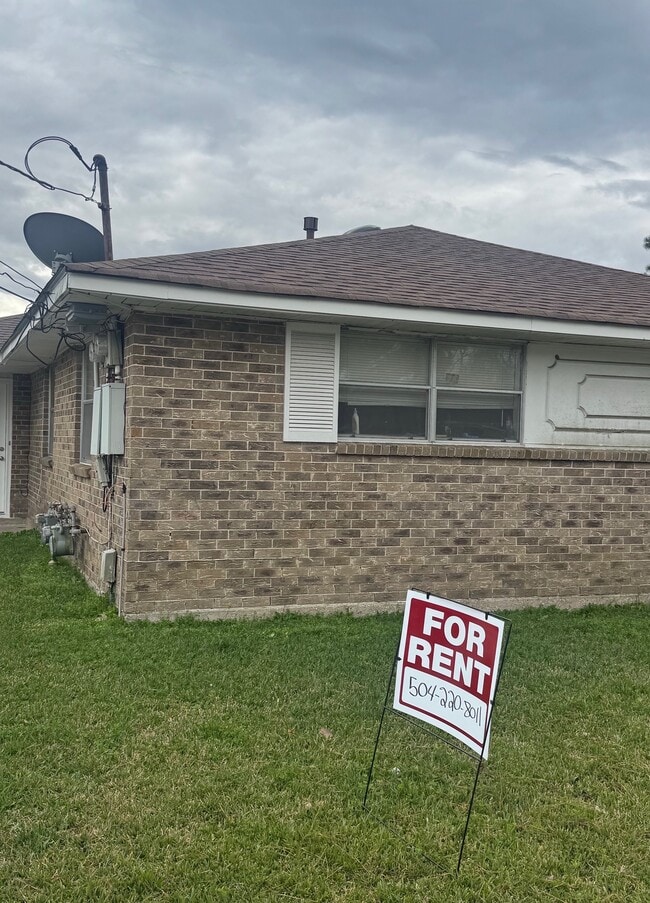 Photo - 8832 Dinkins St