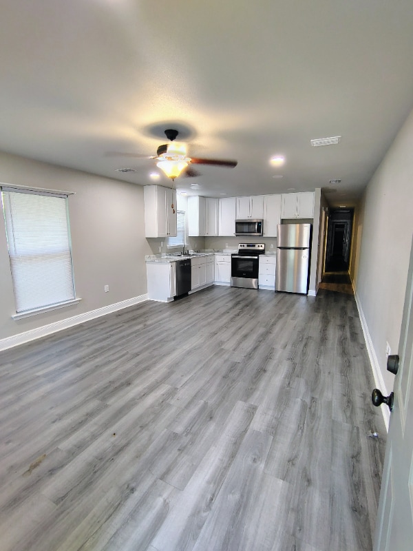 Building Photo - 18046 Richmond St