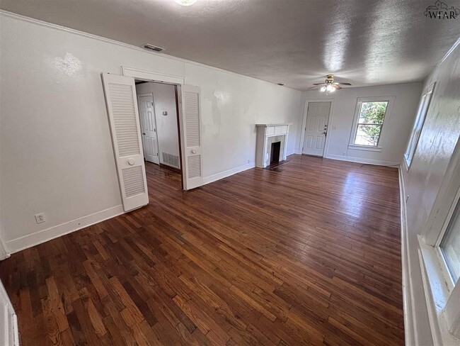 Photo - 1811 Grant St