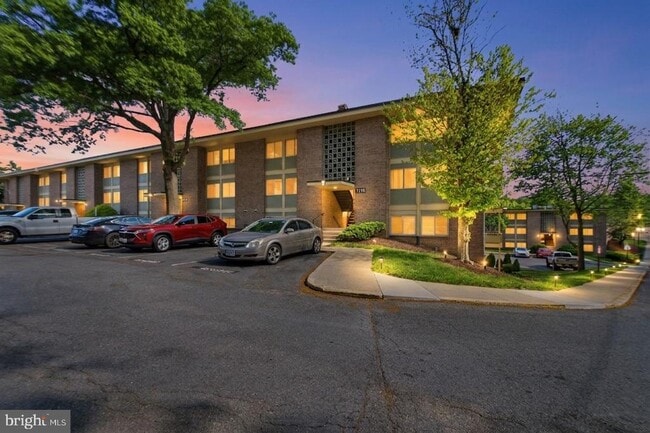 Building Photo - 7116 Donnell Pl Unit C