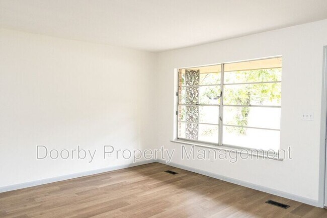 Photo - 1300 Koblan Dr Unit A