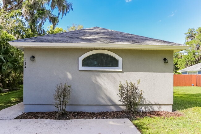 Photo - 213 Park Ave