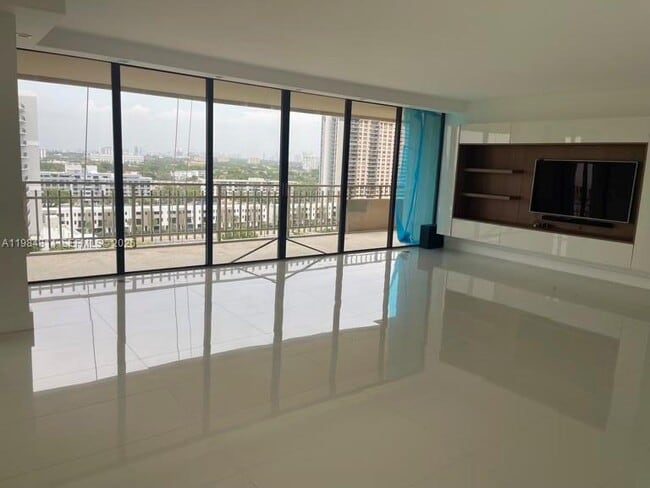 Photo - 11113 Biscayne Blvd Unit 1152