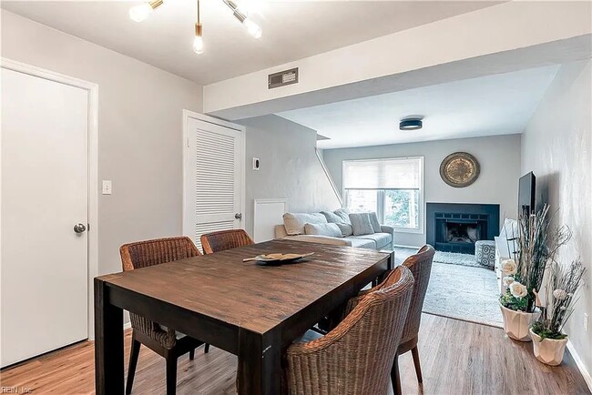 Photo - Hampton Blvd Unit 206