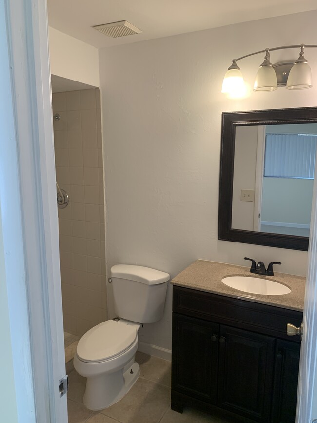 Master bath - 17282 Whitewater Ct Apartments Unit 17282