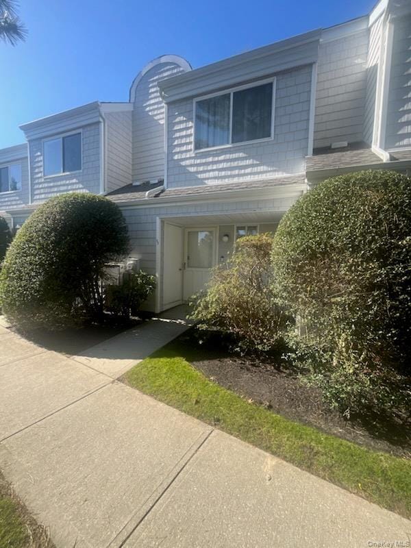 Photo - 220 Montauk Hwy