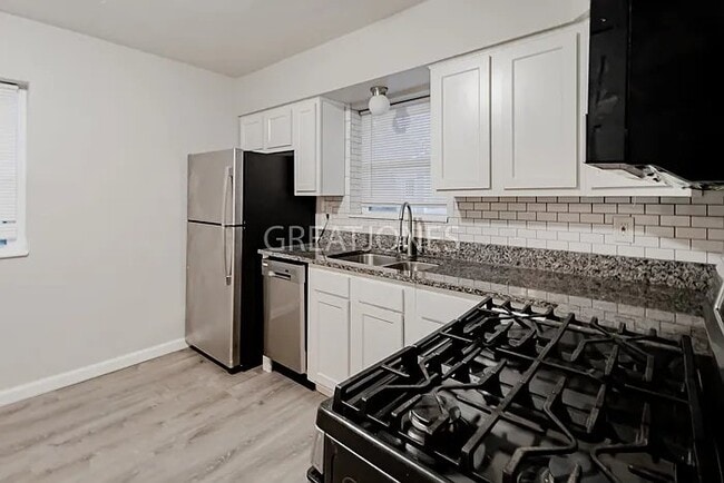 Photo - 4 St George Ct