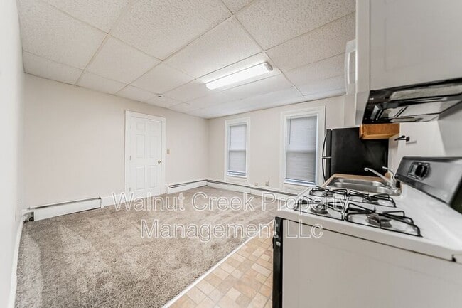 Photo - 870 S Main St Unit A