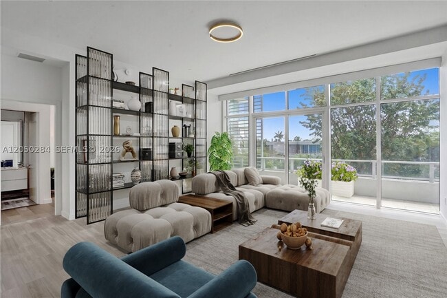 Building Photo - 4701 Meridian Ave Unit 214