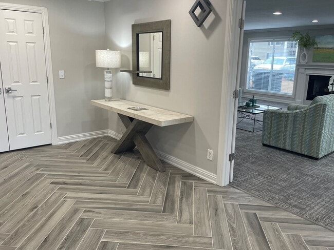 Waterside Entrada a la casa club - Waterside Apartments