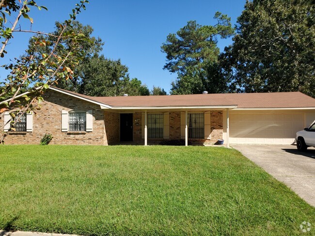 Front - 4650 N Lake Dr Rental