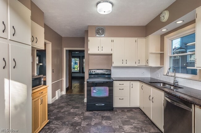 Photo - 1252 Summit Ave