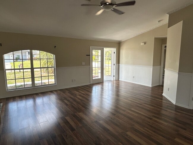 Photo - Unique 3/2 + Den home in great location