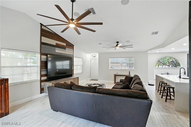 Photo - 9624 Crescent Garden Dr