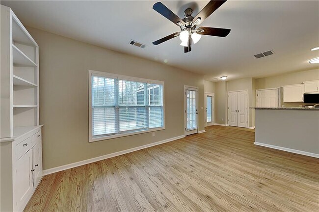 Photo - 383 Kyles Cir