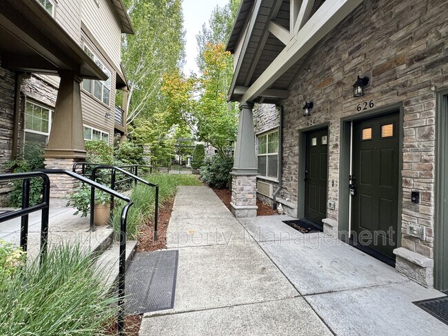 Photo - 626 NE Newstead Ln