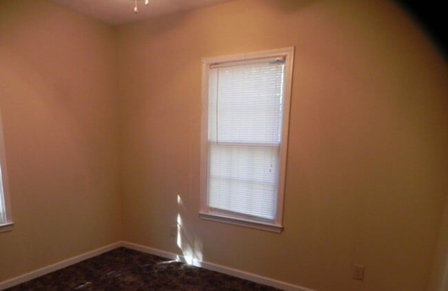 Photo - Near Downtown Piedmont Hospital