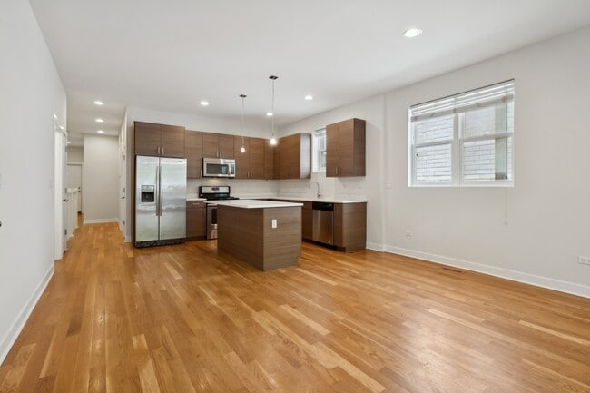 Photo - 1956 W Ohio St Unit 1W